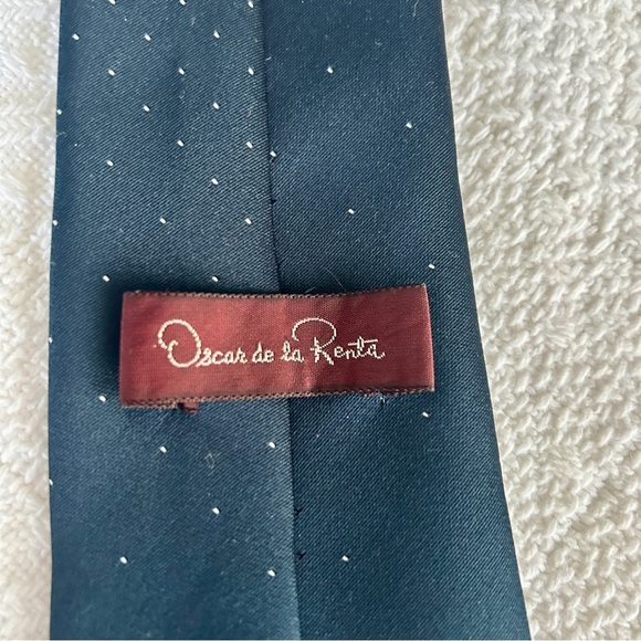 Oscar de la Renta Navy Blue Tie Tiny Dot Vintage 80s Necktie - Picture 6 of 11